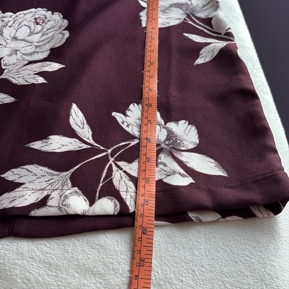 NWT DYNAMITE Floral V-Neck Shift Dress - Picture 6 of 8